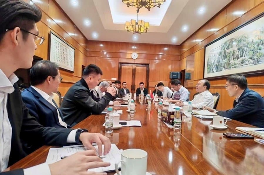 #马来西亚新闻 【马中博士生走进使馆交流 欧阳玉靖冀青年人才以专业赋能双边合作】 2026年8月16日消息,由马来西亚中国贸易促进中心博士发展院主办的“马中博…