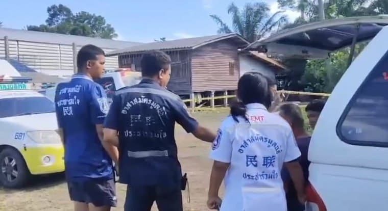#泰国新闻 洛坤府五旬女子旧病突发吐血出门求助,倒在家门口不幸离世 2026年8月10日消息,泰国洛坤府(那空是贪玛叻府)发生一起令人唏嘘的意外身亡事件。 当…