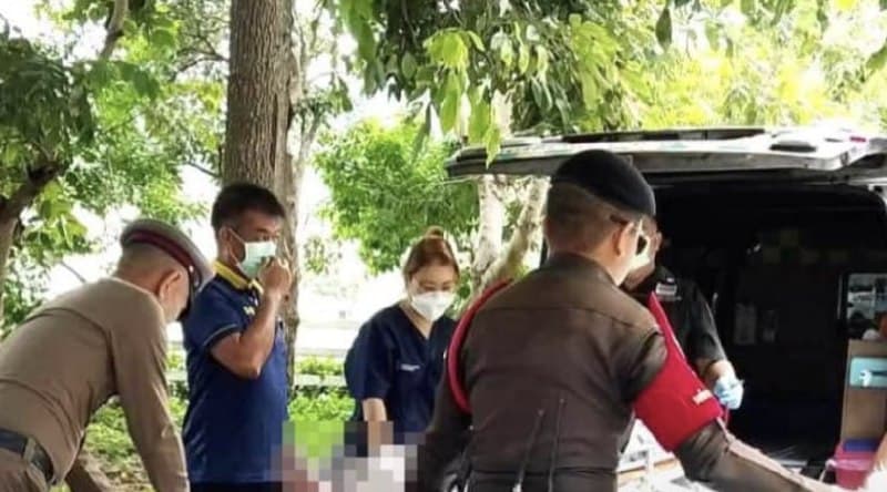 #泰国新闻 疑点重重!那空那育府水坝浮现无名男尸,无外伤死因成谜 2026年8月2日消息,泰国那空那育府坤丹帕拉干水坝曝出离奇溺亡事件,水域内发现一具43岁男…