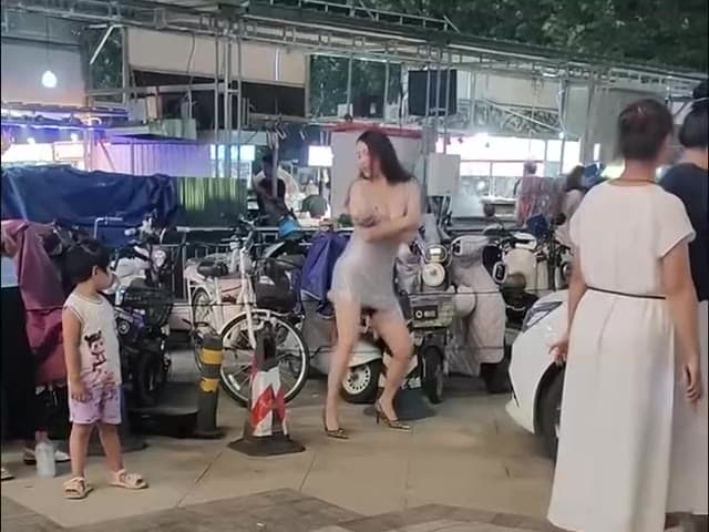 啥工作都不好干呀 跳半天也没几个刷礼物的! #主播 #舞蹈(视频 1/1)