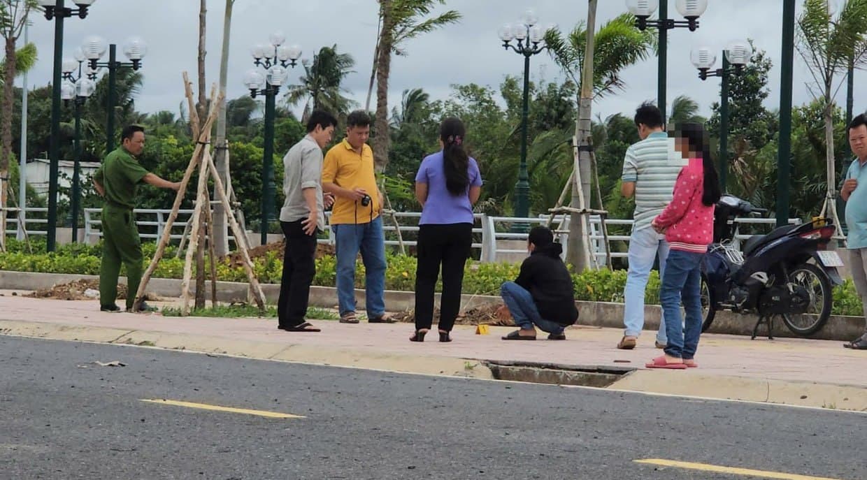#越南新闻 【女子遭抢劫后设局引嫌犯现身 警方循线抓获且验出毒驾】 2026年8月15日消息,同塔省33岁C女士此前通过脸书结识一名男青年,相约见面时反被对方…
