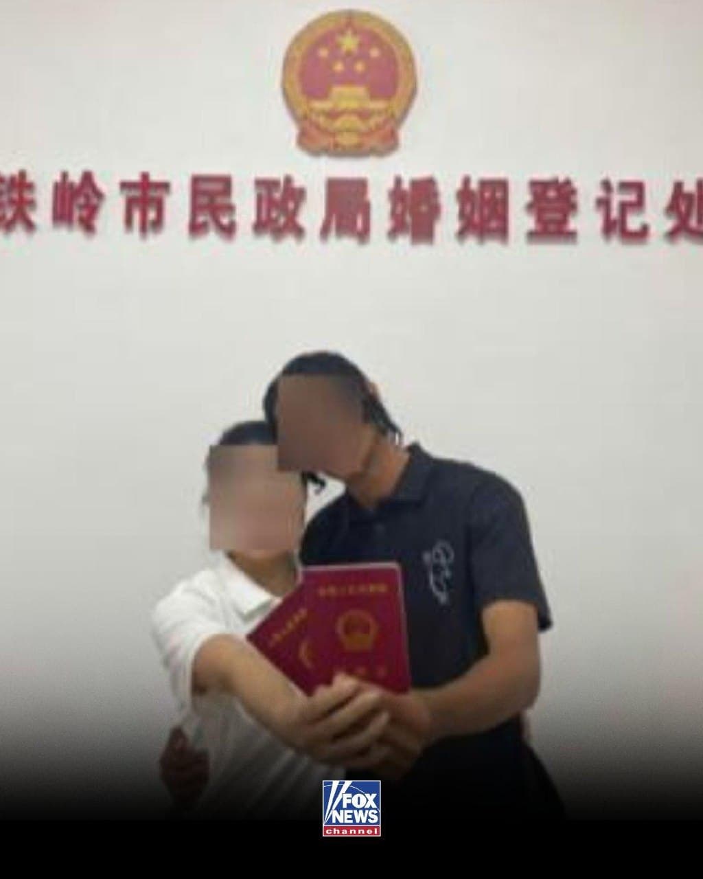 最高可获 10万美元,只为一场假结婚以及获得绿卡的机会。 美国司法部(DOJ)表示,已有 11人被起诉。他们涉嫌经营一个持续了十年的大规模婚姻欺诈网络,将主要…