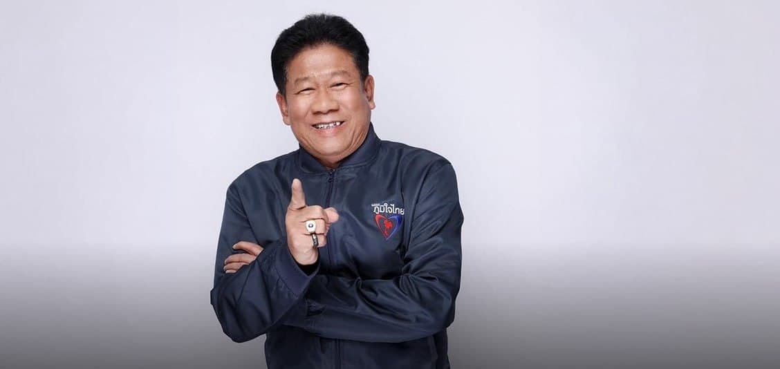 #泰国新闻 暖武里枪击案受害者伤重离世:前议员枪杀府行政主席,案情持续侦办 泰国暖武里府此前爆发蓄意枪击案件,前国会议员查龙·良朗开枪袭击暖武里府行政组织主席…