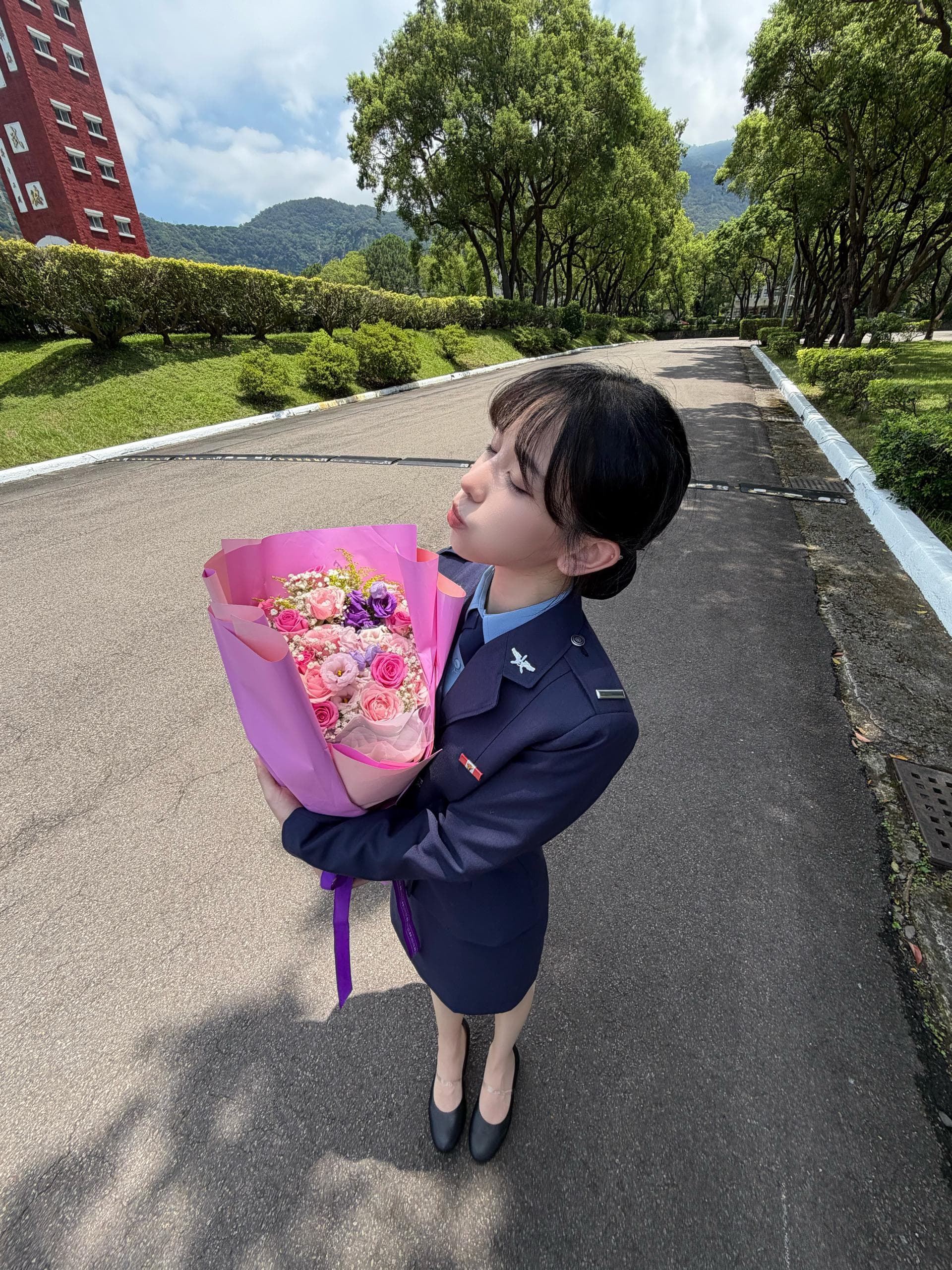 台湾女生毕业 我想娶 #台妹 了(图片 2/7)