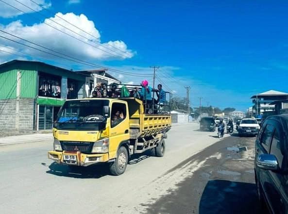 #东帝汶新闻 跨国诈骗团伙落脚东帝汶设立据点 仿造日本警局搭建诈骗窝点遭警方捣毁 2026年8月11日消息,东帝汶首都帝力警方查获一处藏匿于酒店内的跨境电信诈…