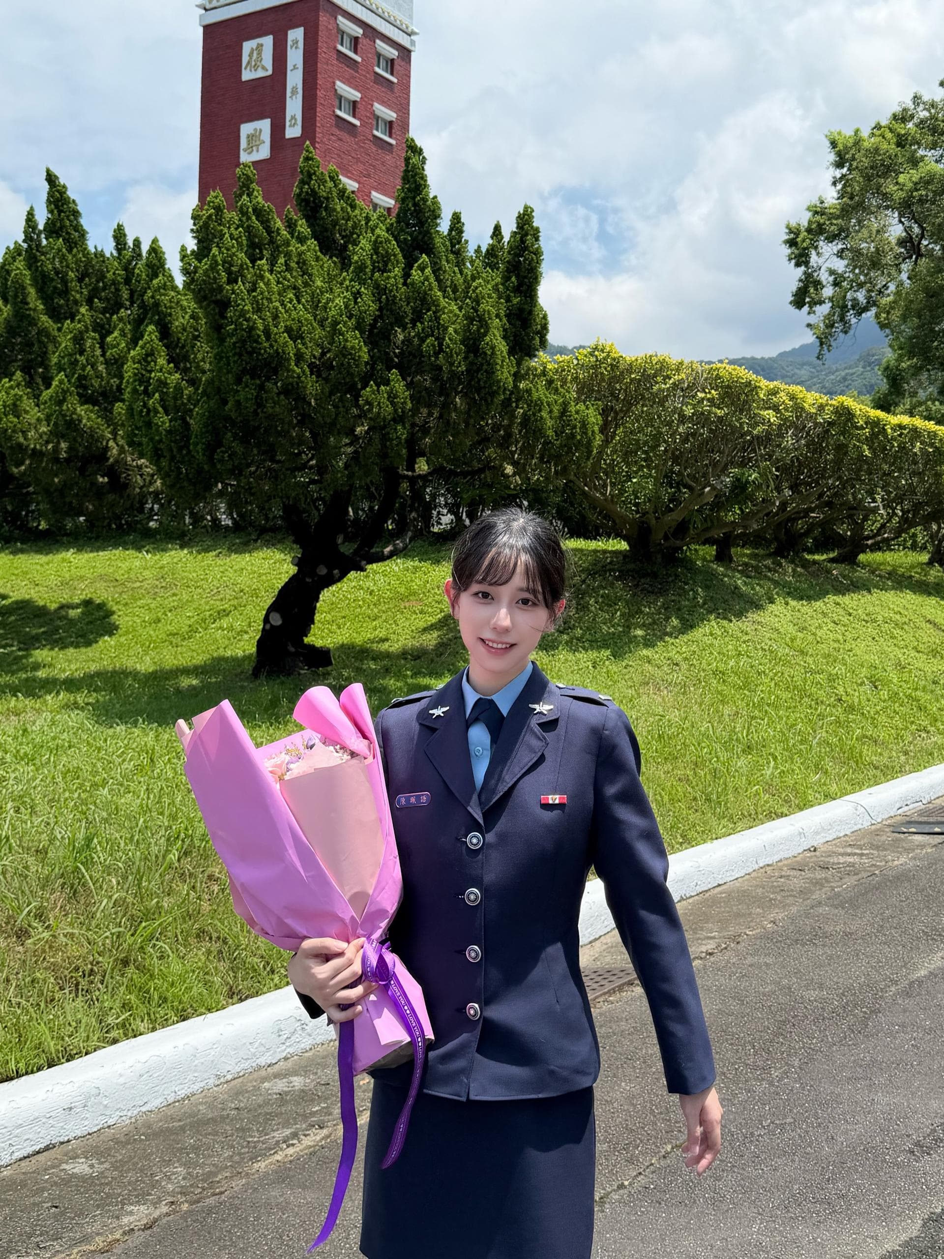 台湾女生毕业 我想娶 #台妹 了(图片 1/7)
