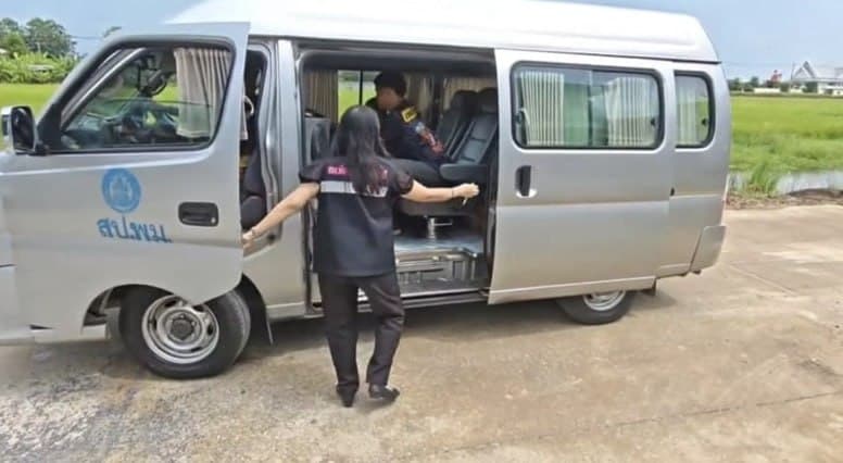 #泰国新闻 巴吞他尼府 4 岁幼童遭继父吸毒后用火机烫伤虐待,警方立案侦办 2026年8 月 9 日消息,泰国巴吞他尼府曝出一起恶劣儿童虐待案件。一名年仅 4…