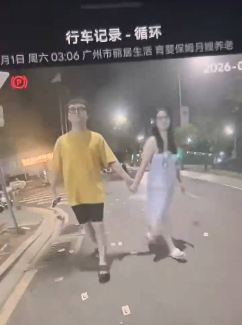 这是多大仇,今天国内车圈炸了锅。原因是抖音上 100 万粉丝汽车博主 Lucky 不懂车,被他老公群发了几十个行业群,曝光其婚内出轨证据。 在事发后男方要求离…