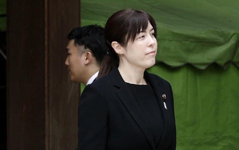 日本国防部长小泉到靖国神社参拜 日本防卫相小泉进次郎在“终战日”15日参拜了位于东京九段北的靖国神社。这是2024年8月15日的木原稔之后,再次有在职防卫相参…