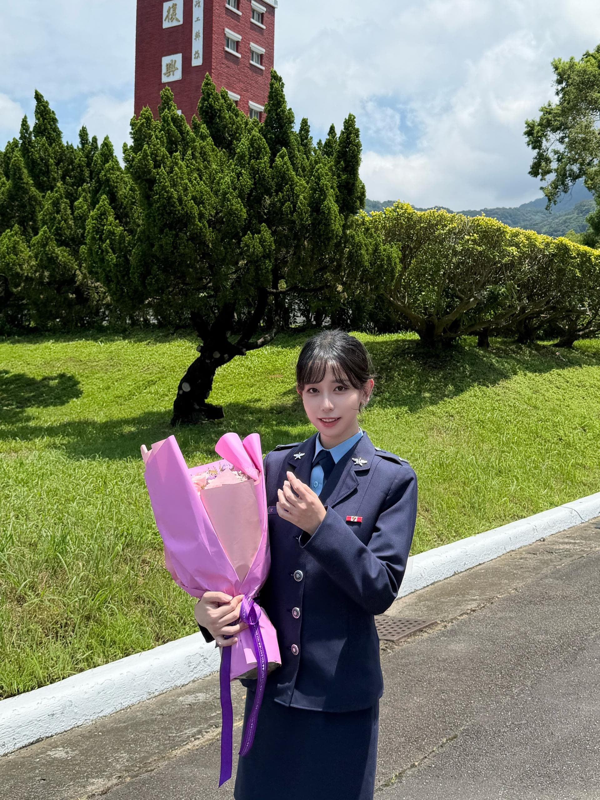 台湾女生毕业 我想娶 #台妹 了(图片 4/7)