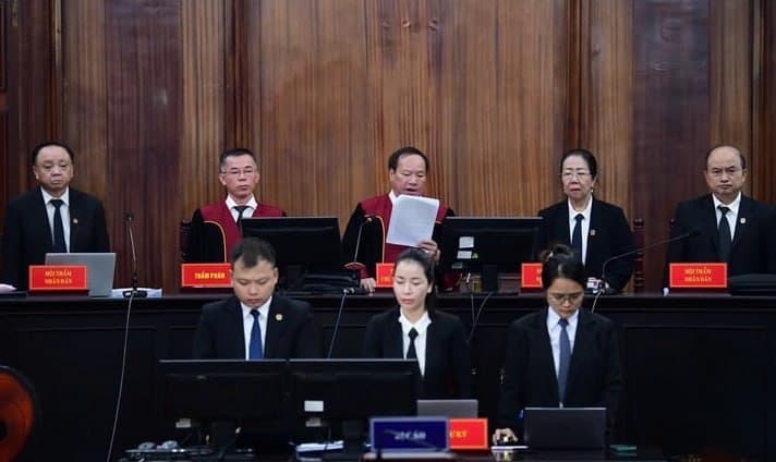 #越南新闻 胡志明市审理VN10特大贩毒集团,227名被告受审,包含未成年人与多次再犯人员 2026年 8月18日消息,胡志明市在芝华拘留中心T30审判点开庭…
