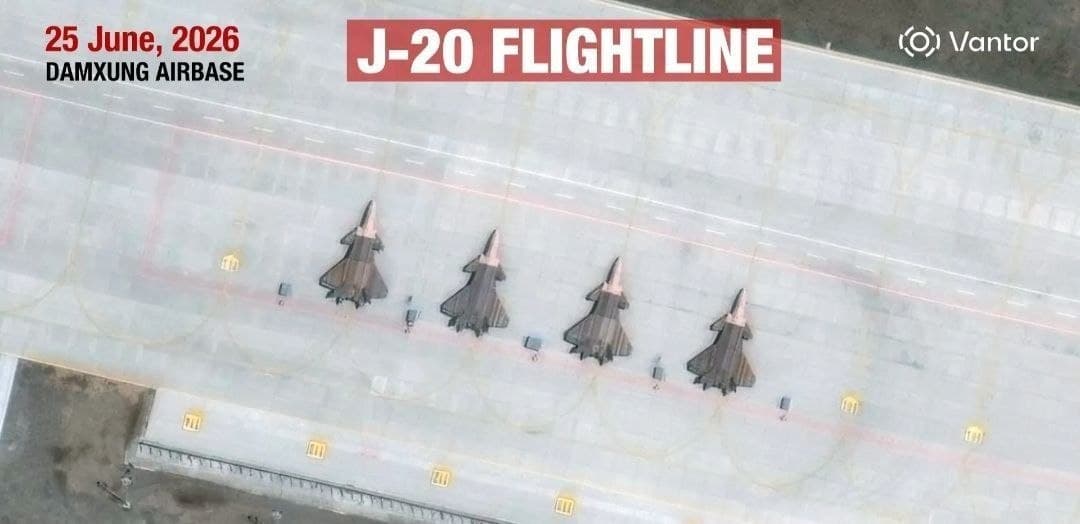 🇨🇳✈️ 中国加强在中印边境部署歼-20战机 ⠀ 印度NDTV公布的卫星图像显示,中国空军至少有11架歼-20战斗机部署在靠近印度边境的机场。 ⠀ 其中7架出…