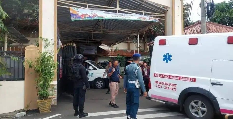 #印尼新闻 万隆警方捣毁居民楼刷单诈骗窝点,七百余名学生受害涉案1.3亿元 2026年7月25日,印尼西爪哇省万隆市警方经过为期一个月的线索摸排追查,成功捣毁…